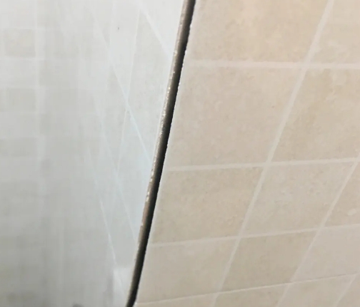 会昌瓷砖空鼓维修公司分享阳台瓷砖脱落的修复过程可以分为以下几个步骤